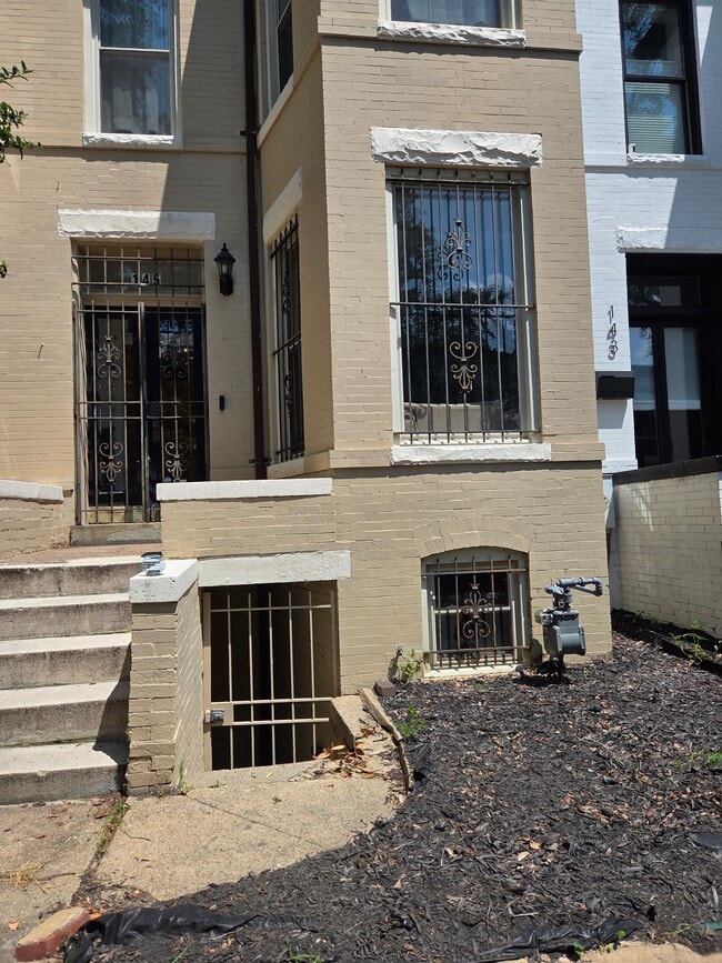 Building Photo - 145 Thomas St NW