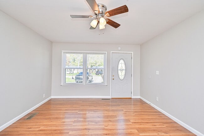 Foto del edificio - 647 Bellaire Ct