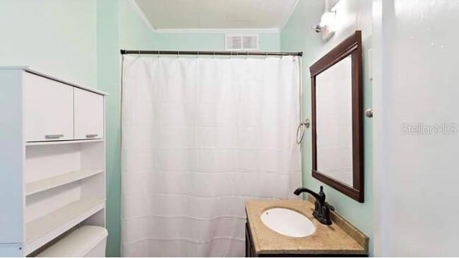 Building Photo - 730 7th Ave N