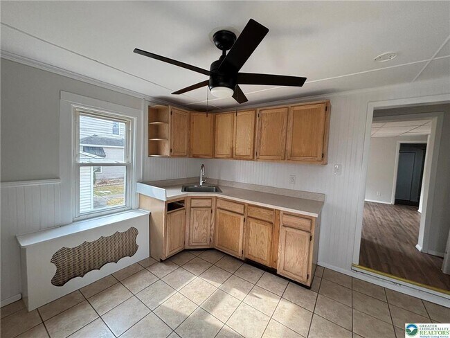 Foto del edificio - 14 W Main St