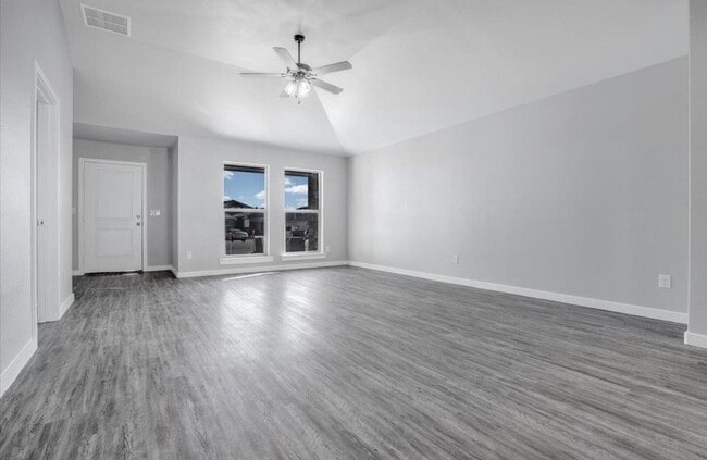 Building Photo - 3201 Aberdeen Ave