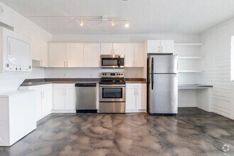 Interior Photo - 32 Arcadia