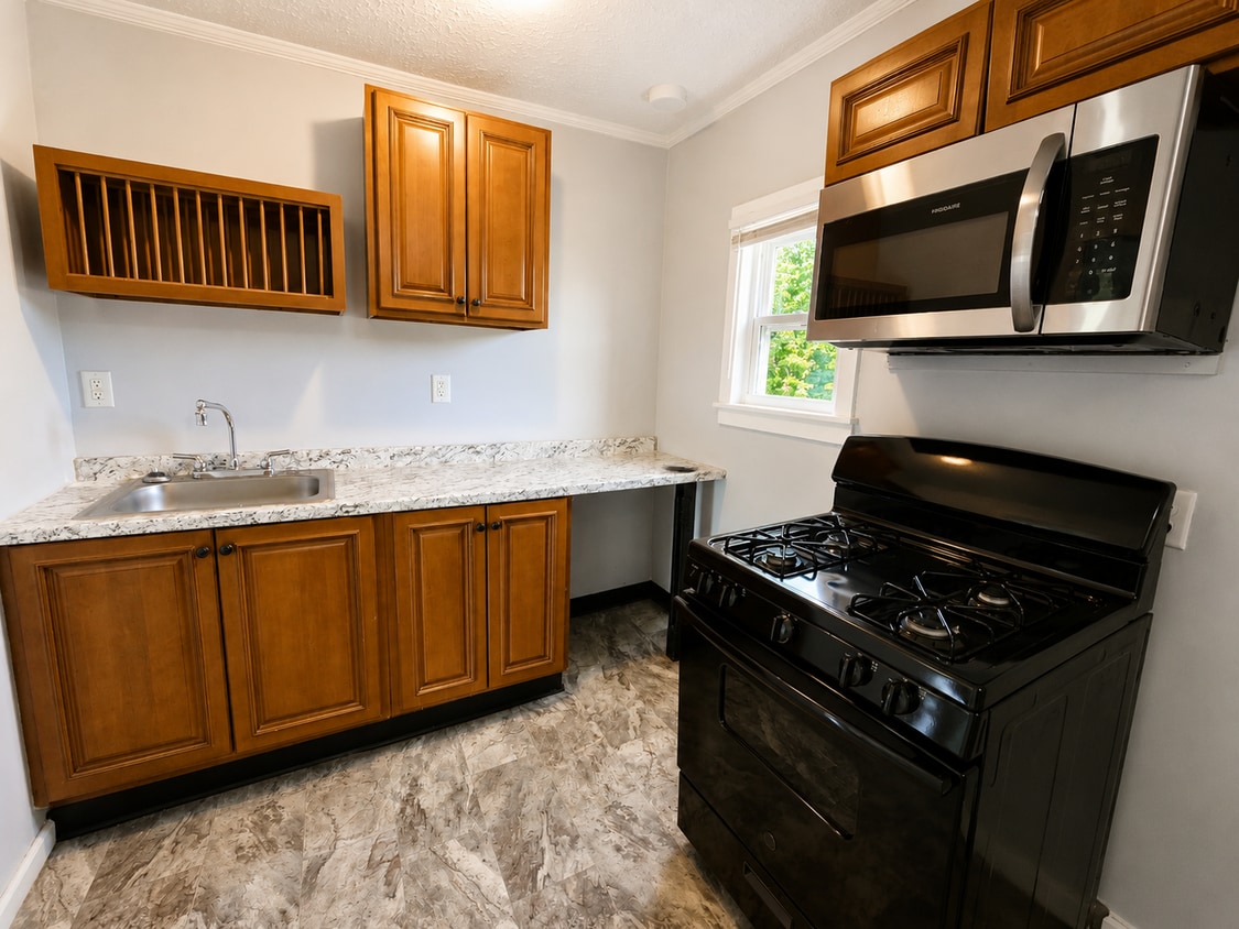 Photo - 224 E Oak St