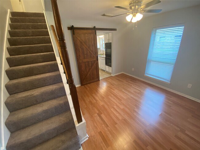 Foto del edificio - 29021 Cherrywood Ln