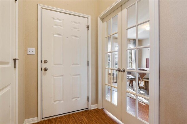 Foto del edificio - 6912 Bay City Bend