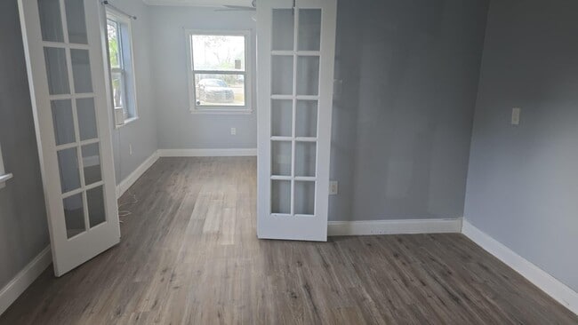 Foto del edificio - 220 Fleming Ave