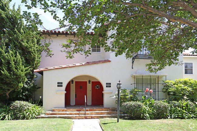 Building Photo - 224-226 1/2 S Spalding Dr