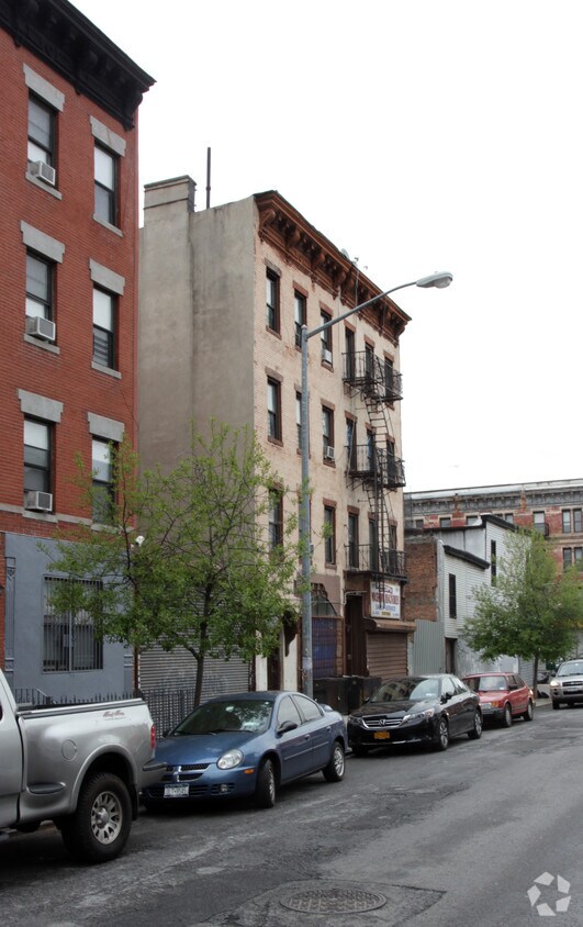 Primary Photo - 187 E 117th St