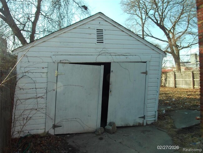 Foto del edificio - 15107 Whitcomb