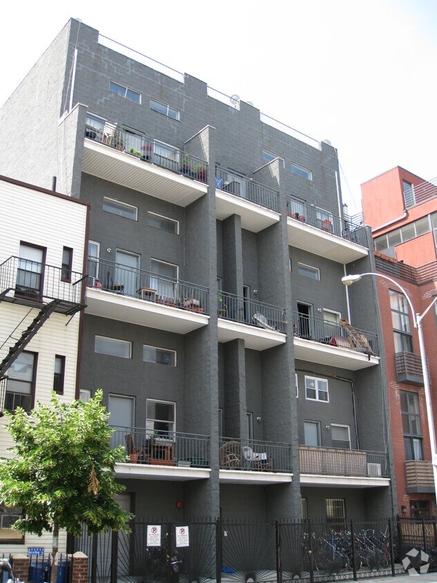 Building Photo - 58 Ten Eyck St