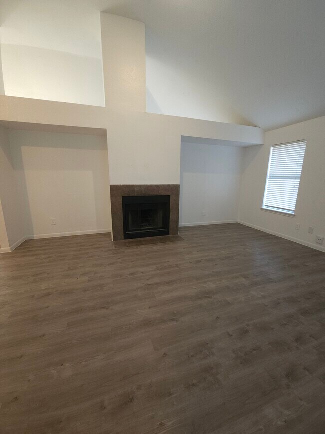 Foto del edificio - 1307 Edelweiss Dr