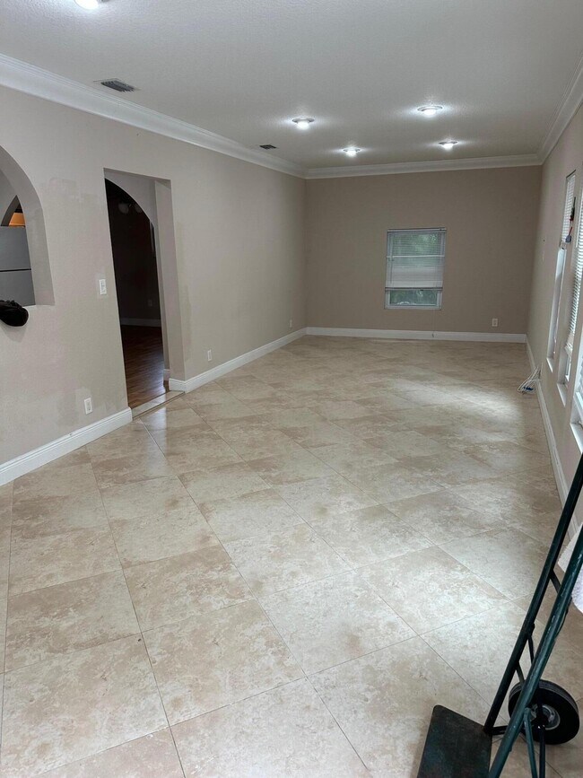 Foto del edificio - 272 SW 1st St