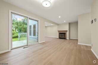 Building Photo - 52 Arthurs Ct