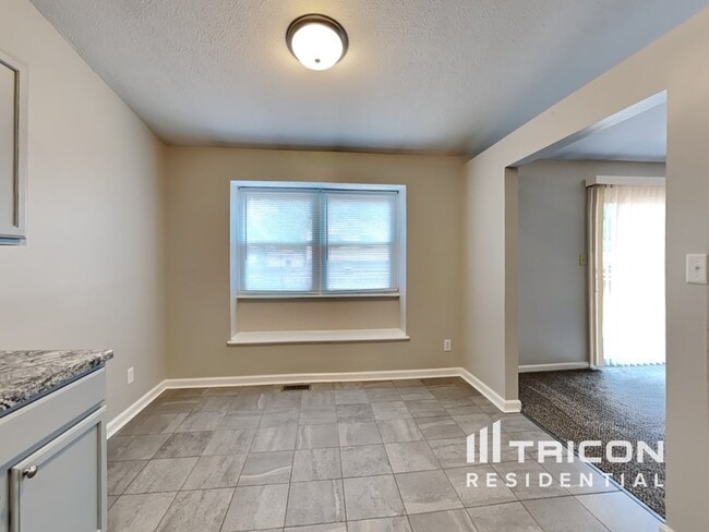 Foto del edificio - 7436 Glensford Dr