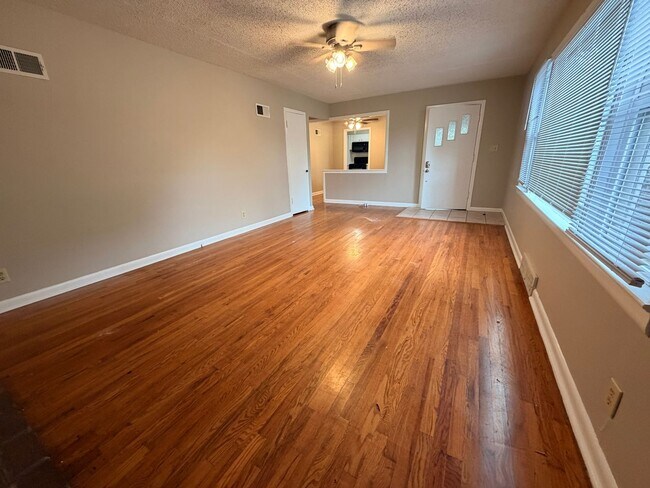 Foto del edificio - 1317 S Kentwood Ave