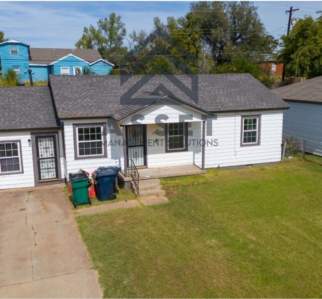 Building Photo - 3-Bedroom Available!