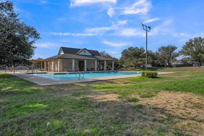 Building Photo - 3 BEDROOM AND 2.5 BATHROOMS PISD SCHOOL DISTRICT