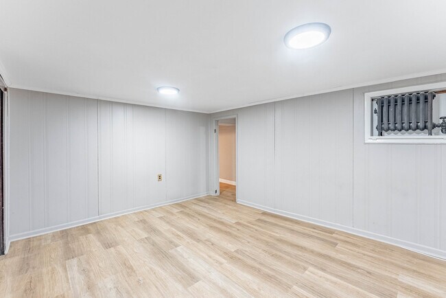 Foto del edificio - 2557 N Lockwood Ave