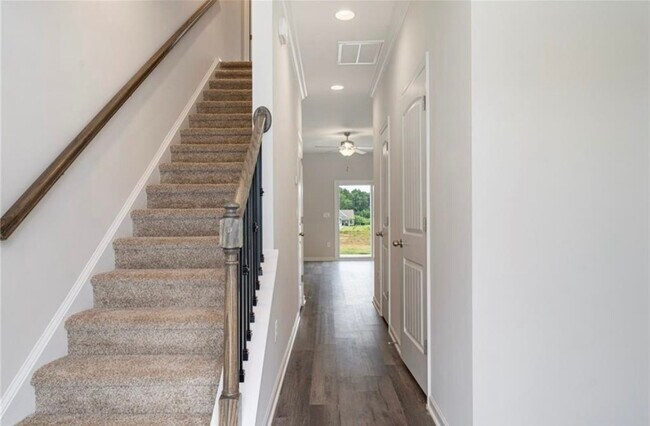 Building Photo - 105 Weaver Way