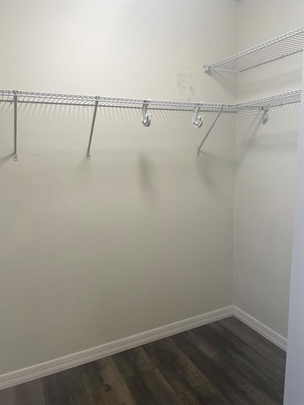 Foto del edificio - 2452 Oak Park Way