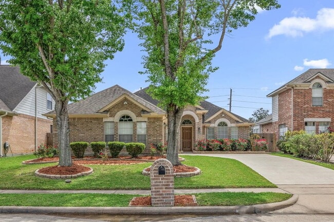 South Marathon Way, Stafford, TX 77477 - 3 BR 2 BA single-family home - South Marathon Way, Stafford, TX 77477 - 3 BR 2 BA single-family home