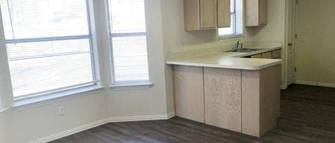 Foto del edificio - 737 Oak Park Dr