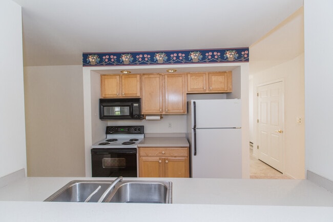 Building Photo - Whitetail Run