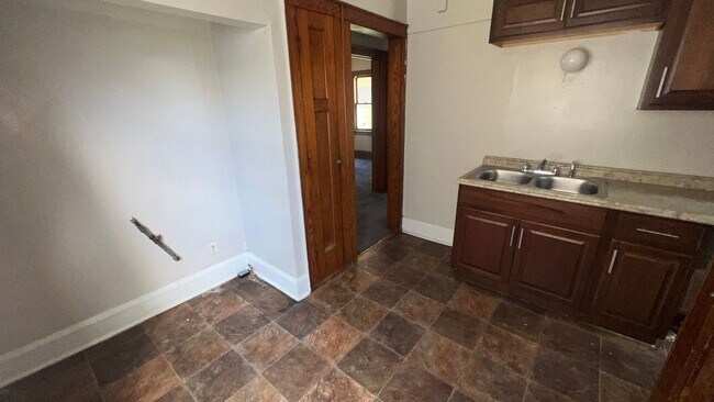 Foto del edificio - 3328 N 38th St