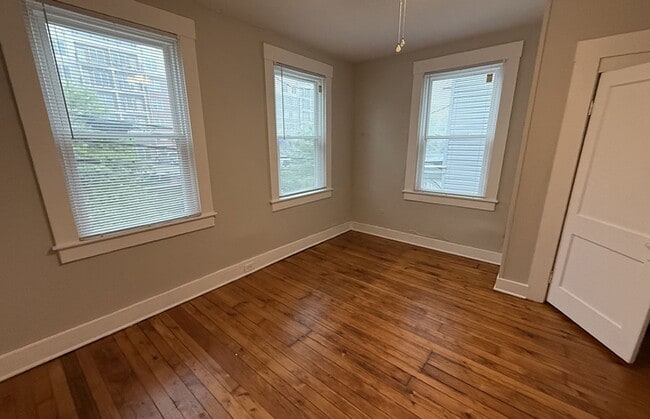 Building Photo - 2825 Glendora Ave