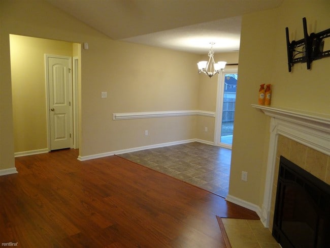 Building Photo - 3 br, 2 bath House - 5342 Woodpecker Dr