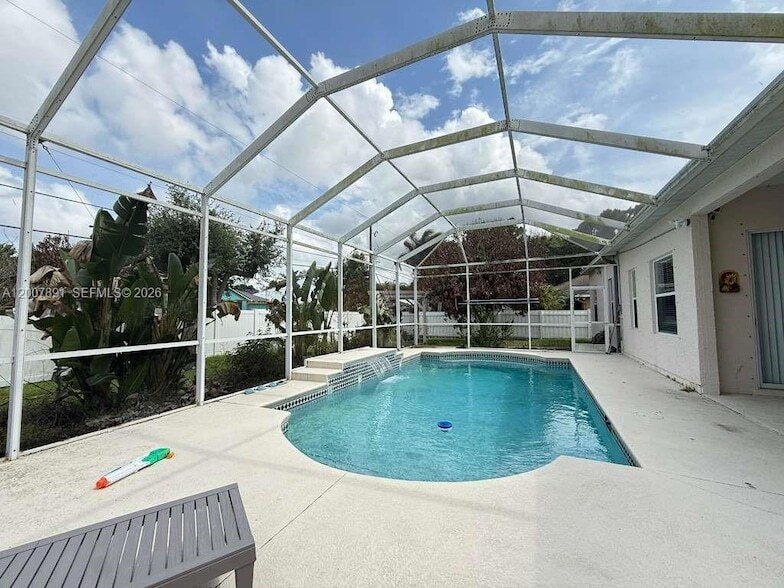 Foto del edificio - 2033 SW Beekman St