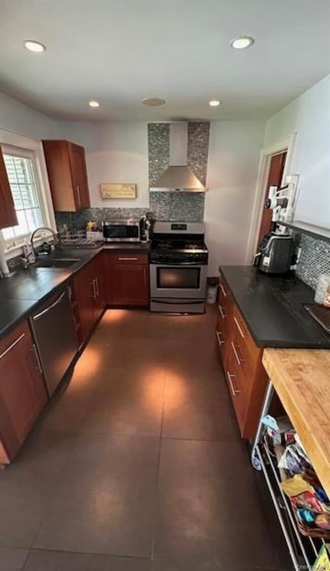 Building Photo - 422 St Agnes Pl