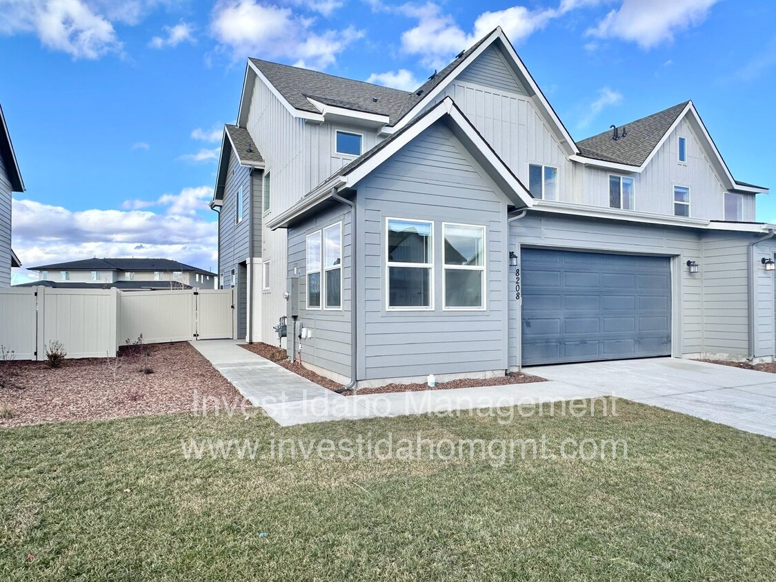 Primary Photo - Brand new elegant two-story townhome avail...