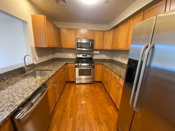 Cocina - 391 Pleasant St