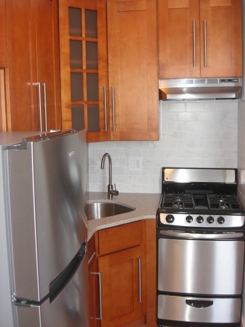 Primary Photo - 2713 W Girard Ave