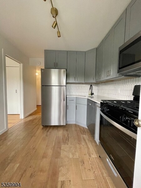 Foto del edificio - 18 Dartmouth Ave