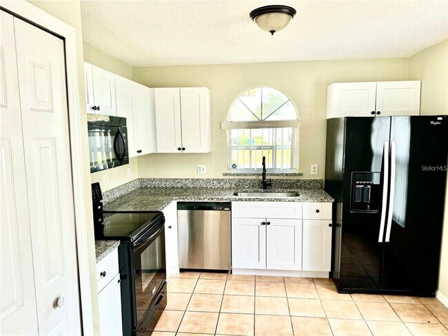 Foto del edificio - 7808 Laurel Oak Ln