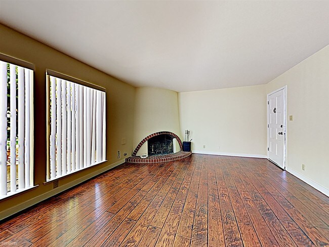 Building Photo - 20 Tamalpais Ave