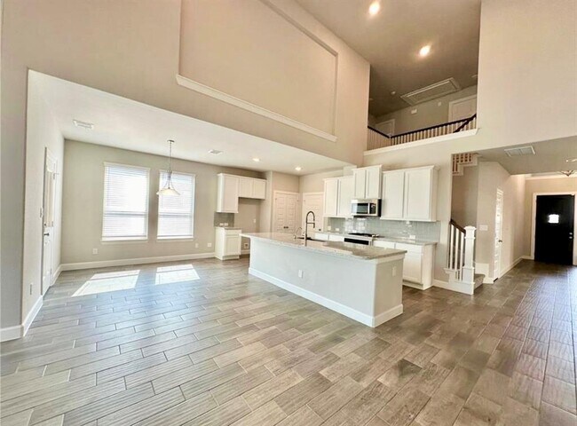 Building Photo - 6512 Cones Ln