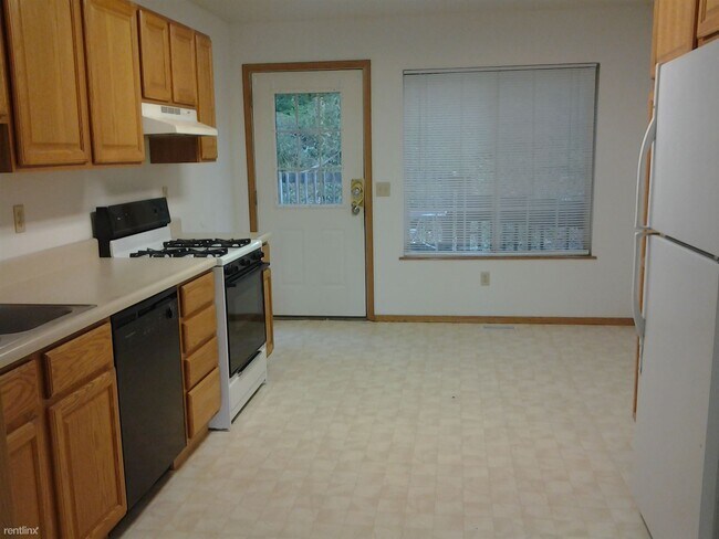 Foto del edificio - 5 br, 3.5 bath House - 4304 W Michigan Ave...
