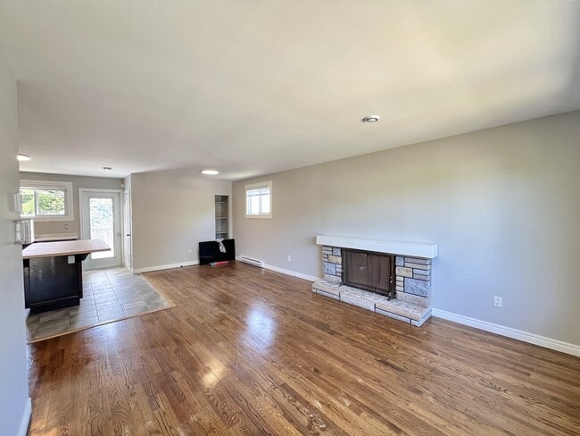 Building Photo - 51 Forbes St