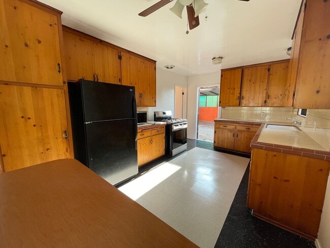 Foto del edificio - Charming 3BR/2BA Home Nestled in the Hills of Ocean Beach
