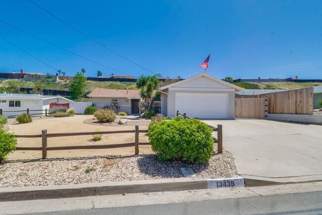 Building Photo - Single Story Home in Poway - Available Now!