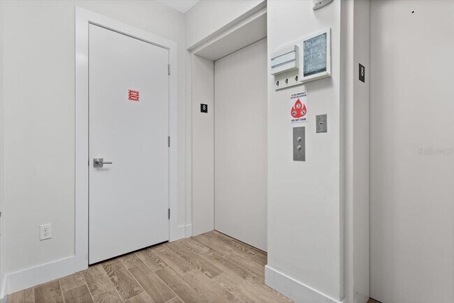 Foto del edificio - 176 4th Ave NE