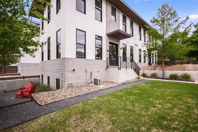 Foto del edificio - 1410 Woodlawn Blvd