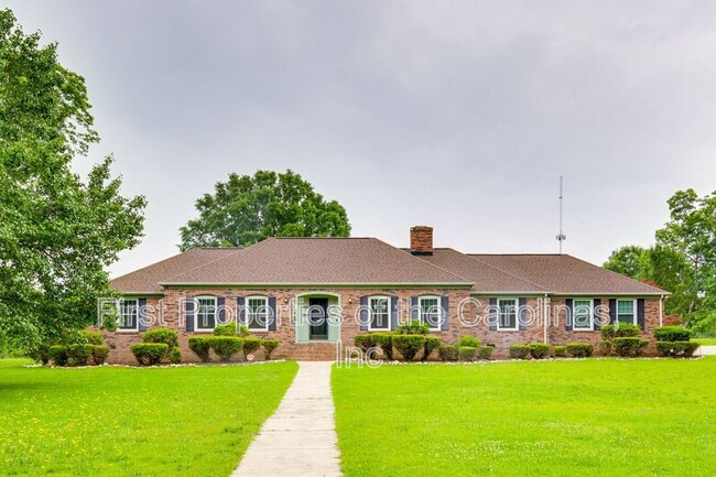 Building Photo - 1003 Chesterfield Ave