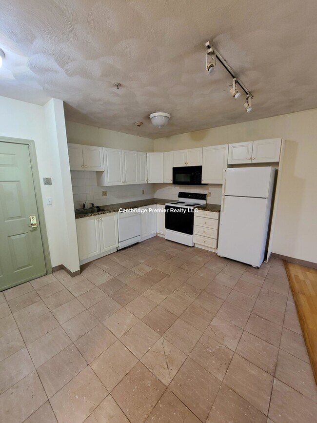 Foto del edificio - 373 Highland Ave