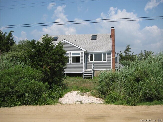 Foto del edificio - 121 Neck Rd