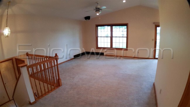 Building Photo - 1504 Brookdale Ln NE