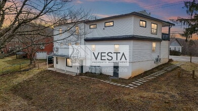 Building Photo - 2383 Dutch Cove Rd